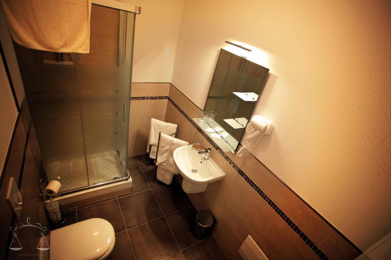 La Libra Rooms กาญารี ภายนอก รูปภาพ